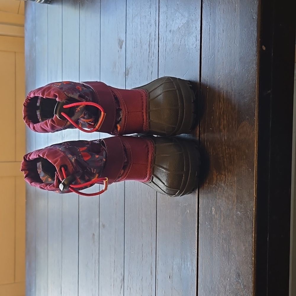 Columbia little girl snow boots size 7